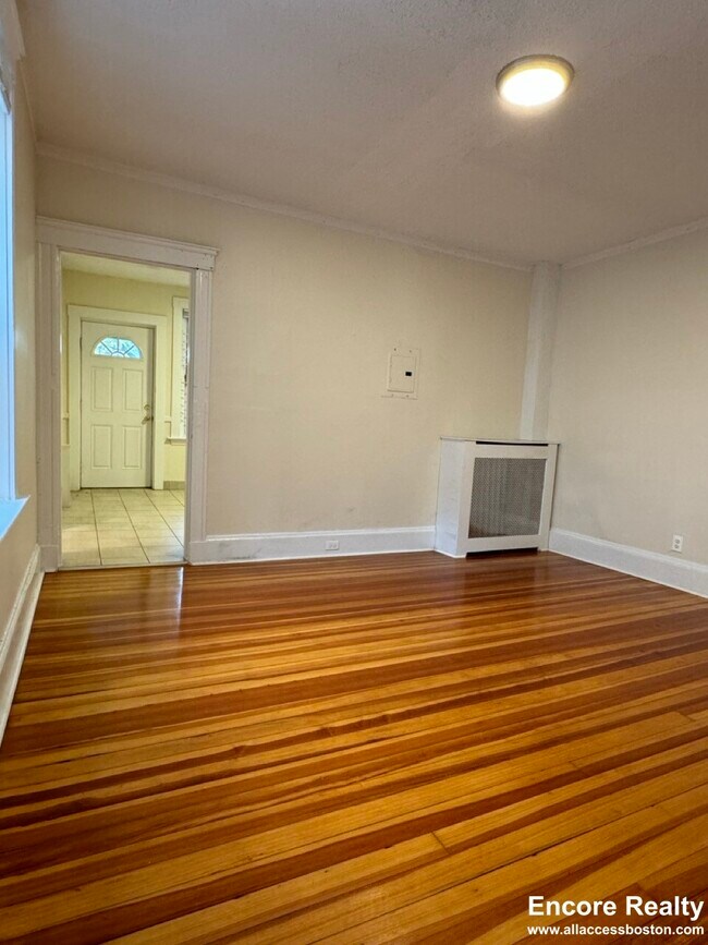 Building Photo - 9 Barrows St