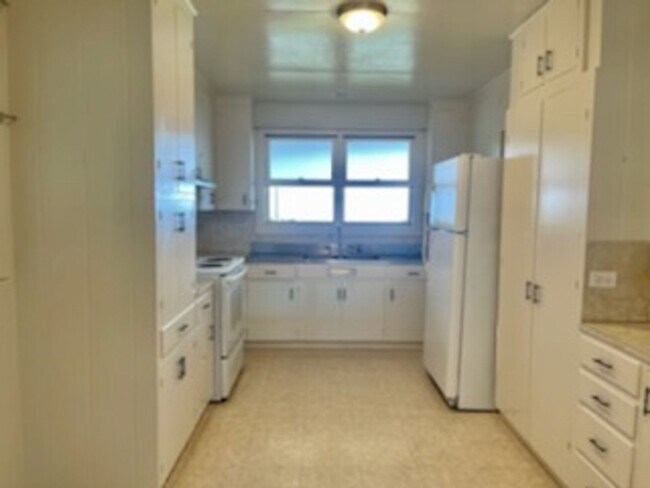 Foto del edificio - 4 Bedroom 2 Bath plus a bonus room