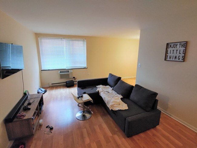 Foto del edificio - Affordable Edgewater 1 Bedroom