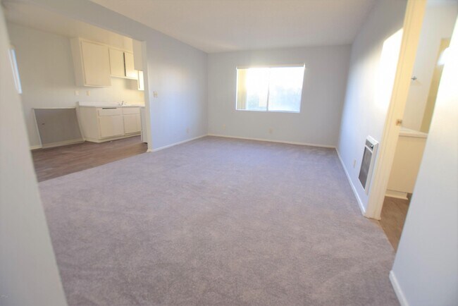 Foto del edificio - 6326 Hummingbird St
