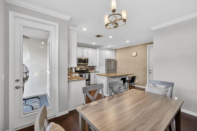 Foto del edificio - 4543 Mediterranean Cir