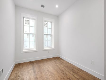 Foto principal - 842 Franklin Ave