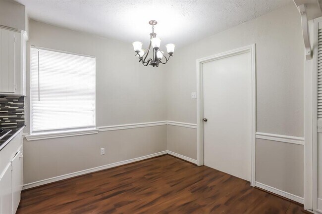 Building Photo - 12115 Hillcroft St