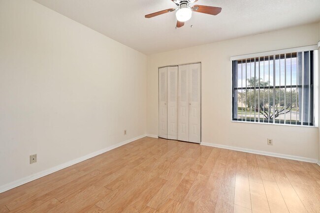 Building Photo - 4698 Lucerne Lakes Blvd E