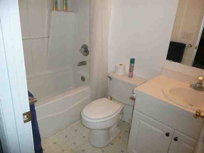 Foto del edificio - IDYLWILD LANE- 4 Bed/4.5 Bath Single Famil...