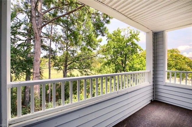 Building Photo - 222 Island Cove Ct
