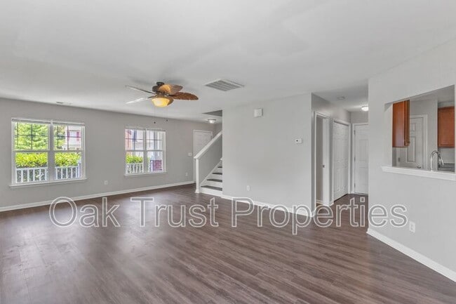 Foto del edificio - 438 Green Park Ln