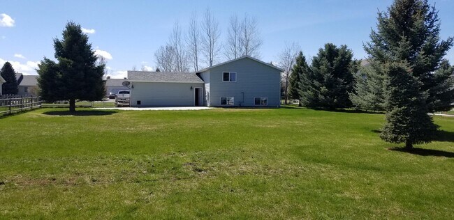 Foto del edificio - 341 Valley Grove Dr