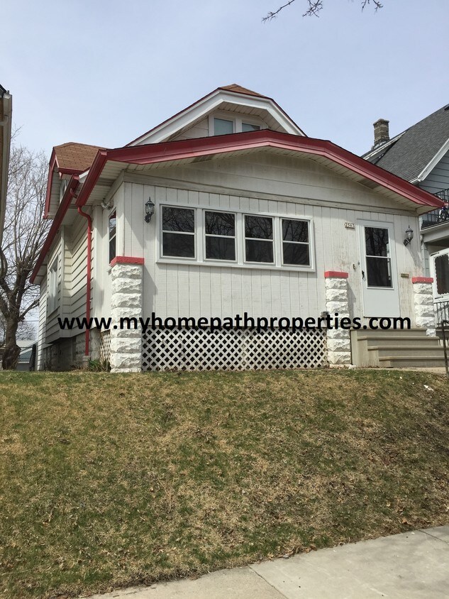 Primary Photo - 2563 S 34th St