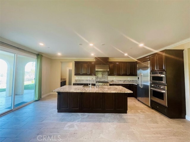 Building Photo - 21121 Willow Heights Dr