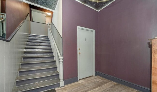 Building Photo - 124 W Potomac St