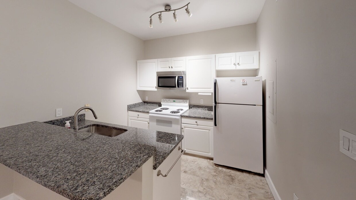 3 bedroom/ 2 bath at University Towers - R... - University Towers- 3 bedroom/ 2 bath Apart...