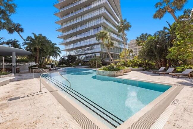 Foto del edificio - 2675 S Bayshore Dr