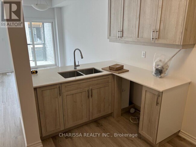 Photo du bâtiment - 461 Blackburn Dr