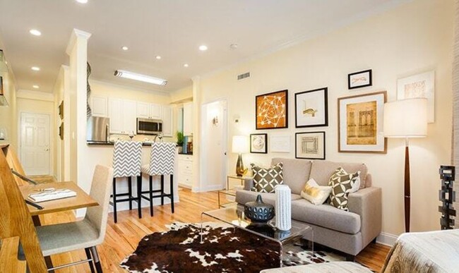 Building Photo - 5 Chauncy St