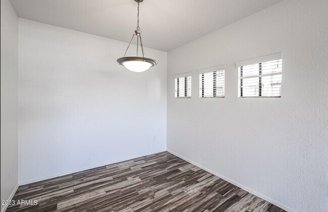 Foto del edificio - 3434 E Baseline Rd