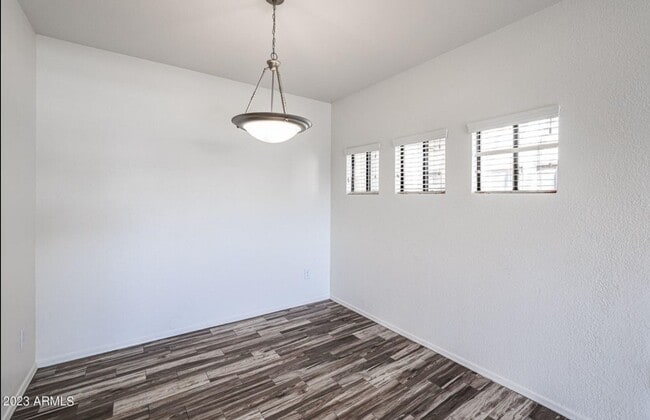 Foto del edificio - 3434 E Baseline Rd