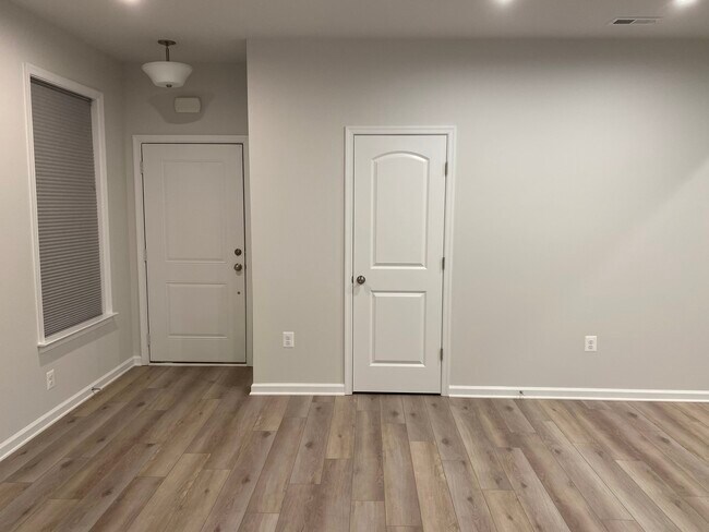 Entryway - 4605 Wistar Creek Dr
