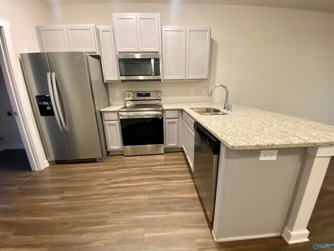 Foto del edificio - 338 Falling Water Ln SW