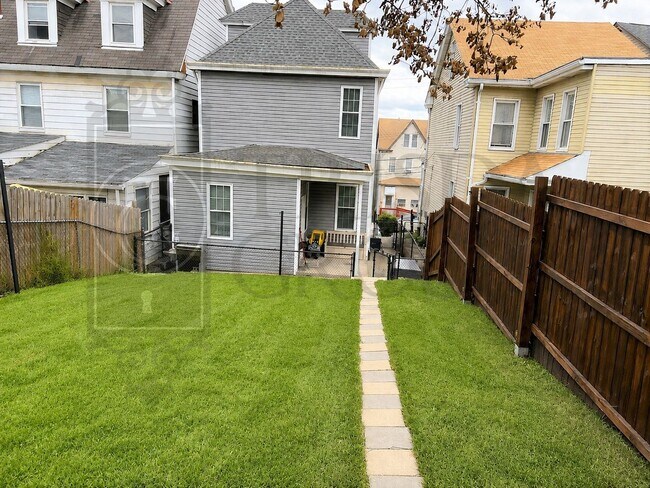 Photo - Avail Sept 1: Mt Washington Single Family Home w/ FENCED YARD, Off Street Parking, AC, Laundry, D...
