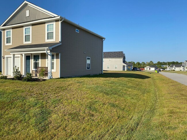 Foto del edificio - 3 Bedroom Single Family Home in Holly Ridge