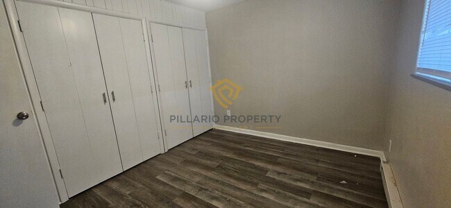 Building Photo - Renovated 1-Bedroom at Campbell Apartments Near Downtown Available NOW!