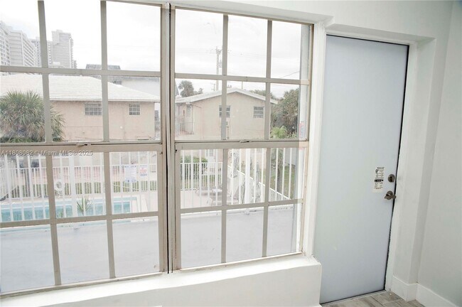 Foto del edificio - 4105 N Ocean Dr