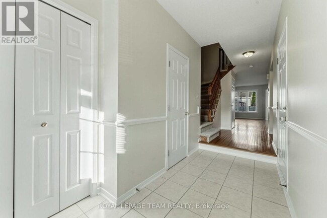 Building Photo - 999 Cove Island Terrace