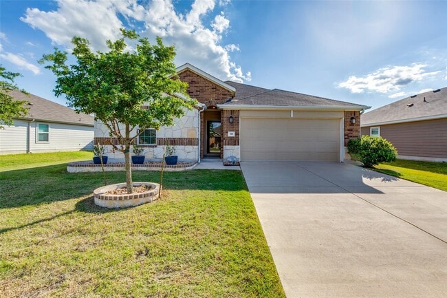 Building Photo - 741 Carol Dr