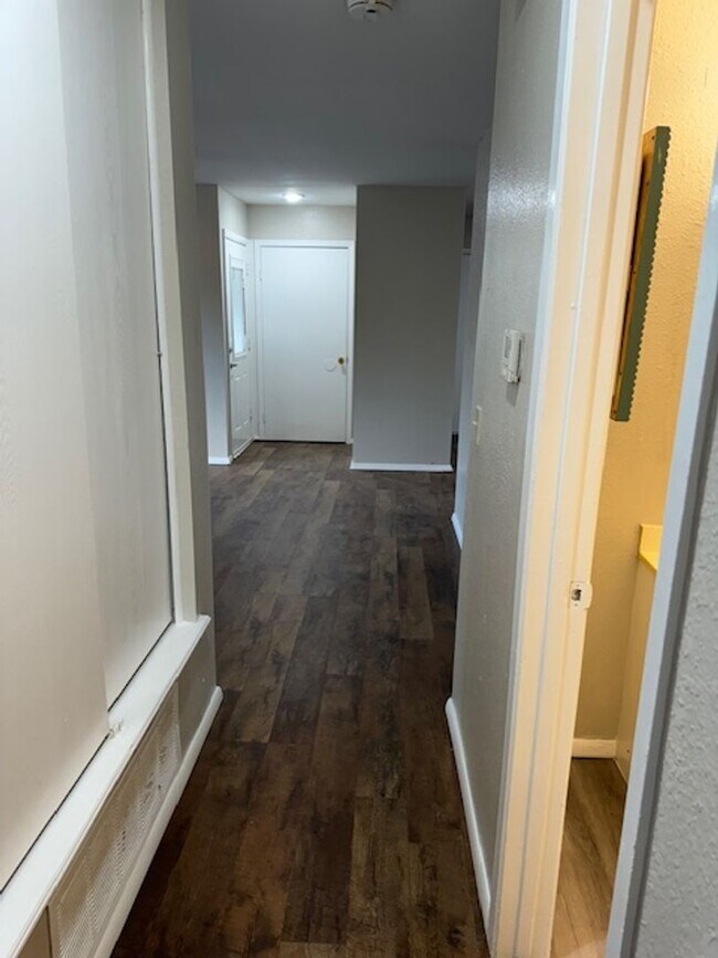 Foto del edificio - 719 Acorn Dr