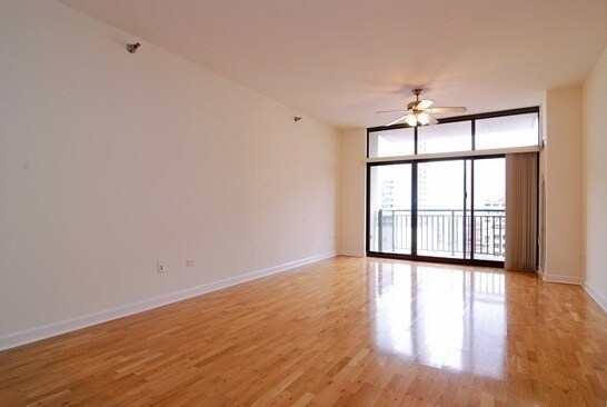 Primary Photo - 1322 S Prairie Ave