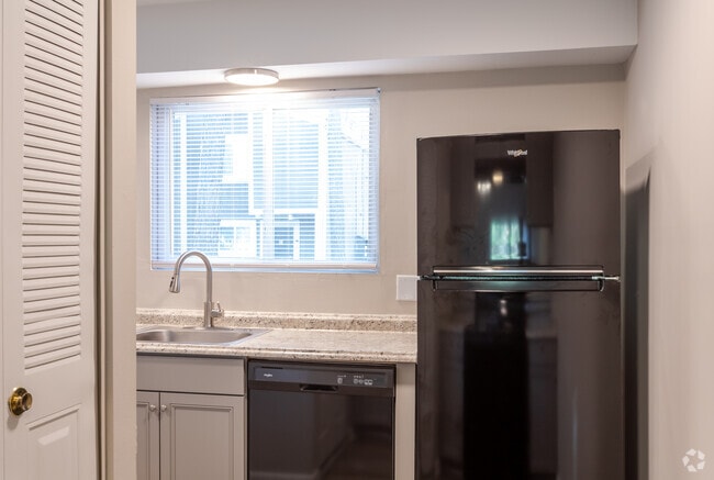 Renovated Two Bedroom at Keystone Apartments in Fayetteville, NC - Keystone Apartments