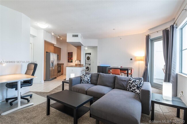 Foto del edificio - 1830 Radius Dr