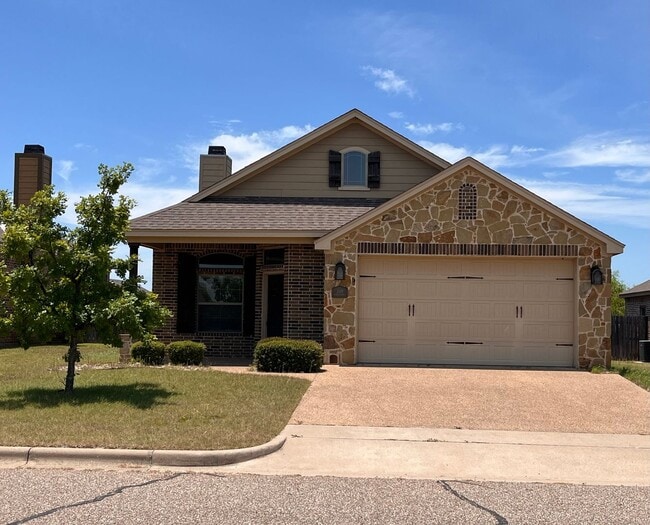 Building Photo - 3 bedroom home