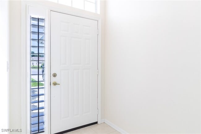 Building Photo - 687 Melville Ct