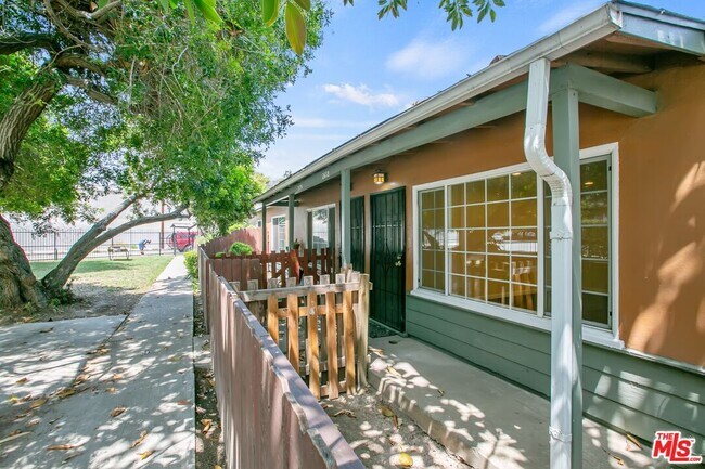 Building Photo - 2608 S Garth Ave