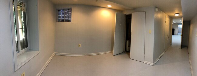 Foto del edificio - 902 Westminster St NW