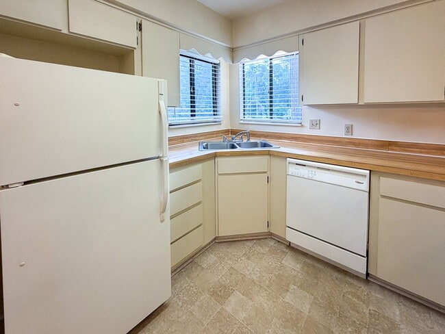 Foto del edificio - 2/2 Home in Turkey Creek Forest - Availabl...