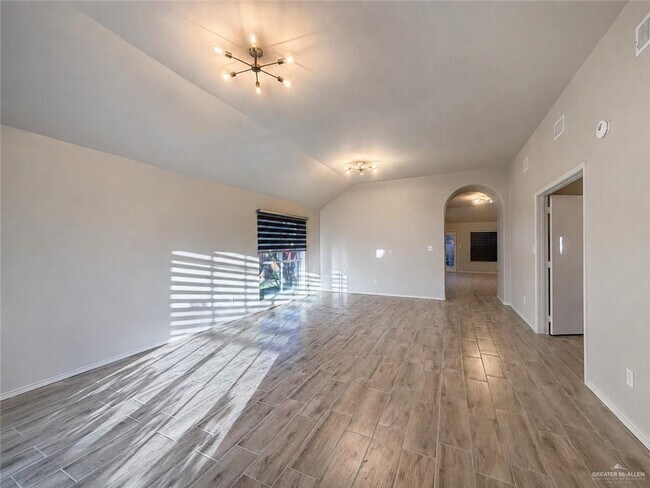 Building Photo - 20 Santa Inez St