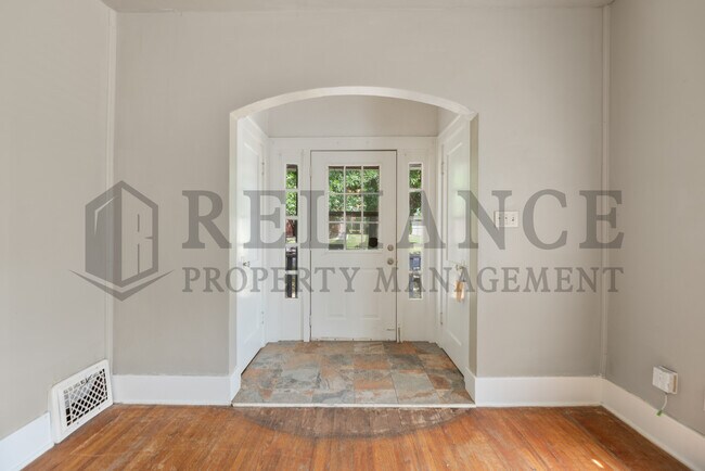 Foto del edificio - 607 N Lorraine Ave