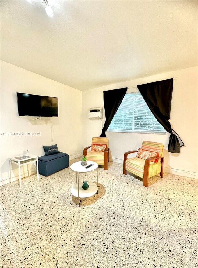 Foto del edificio - 815 83rd St