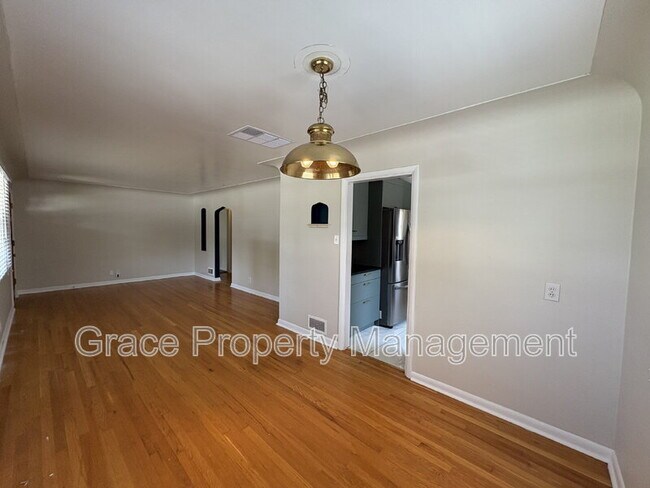 Foto del edificio - 2240 S Clermont St