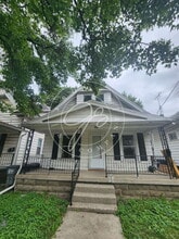Building Photo - 231 E Pearl St