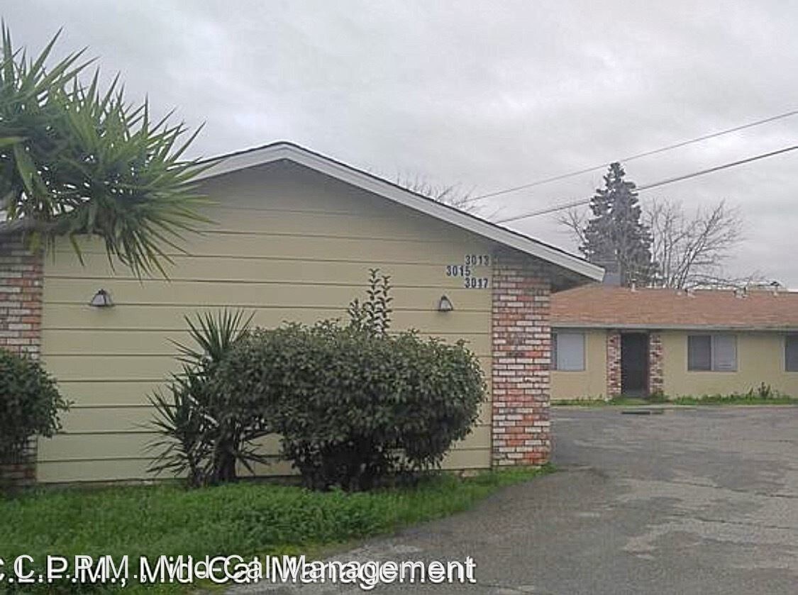 Primary Photo - 3013 W Walnut Ave