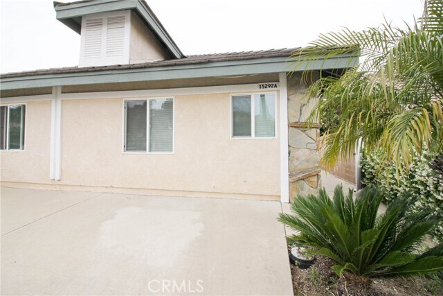 Foto del edificio - 15292 Green Valley Dr