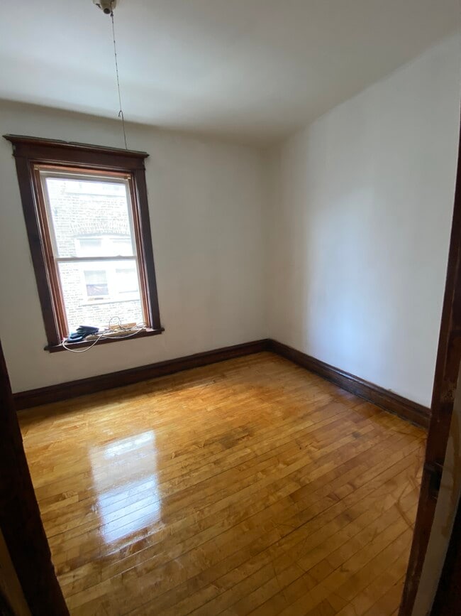 Building Photo - 2150 N Keeler Ave