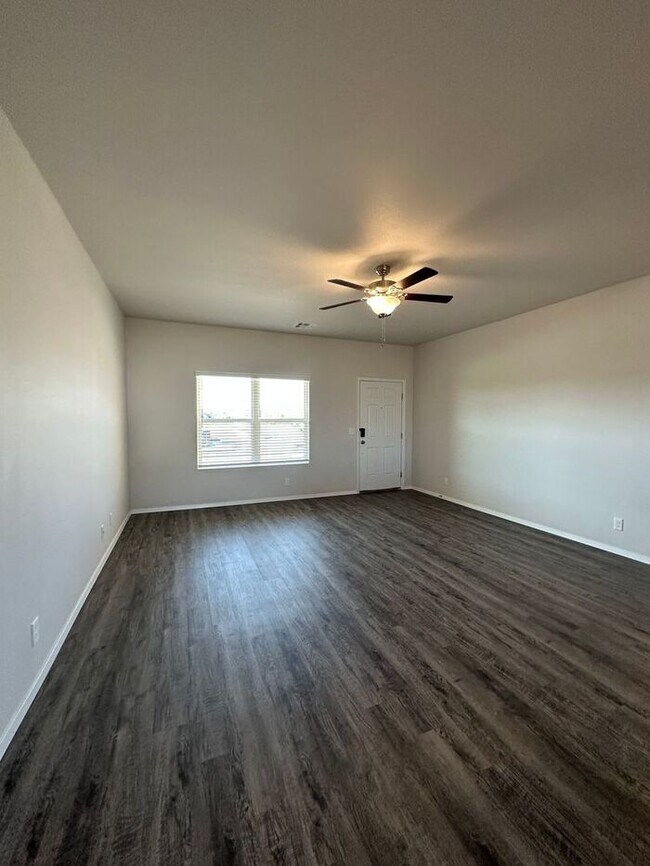 Foto del edificio - Available Now | Charming 3 Bedroom, 2 Bath Home with Cozy Breakfast Nook in Broken Arrow