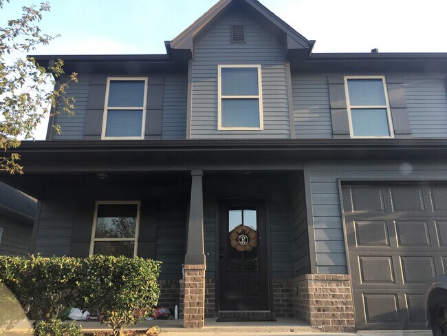 Building Photo - Chelsea Park!!!  4 Bedroom / 3 Full Bath l...