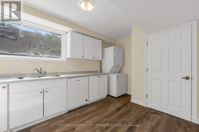 Building Photo - 71 Woodington Pl