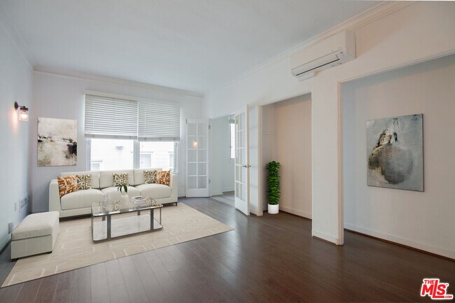 Foto del edificio - 1201 N Crescent Heights Blvd